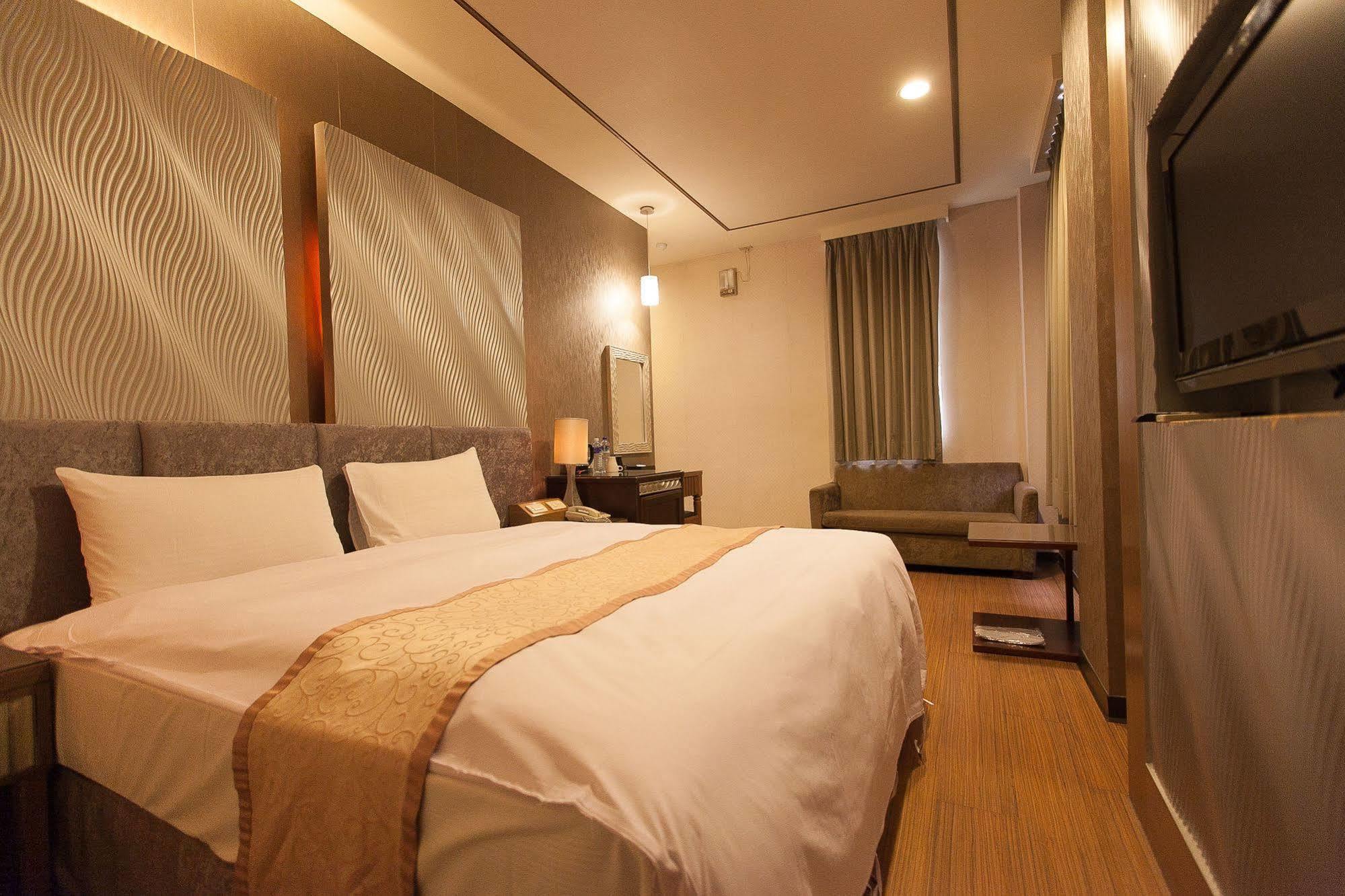 Aoike Hot Spring Hotel Jiaoxi Esterno foto